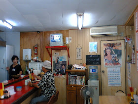 笑ちゃん・店内